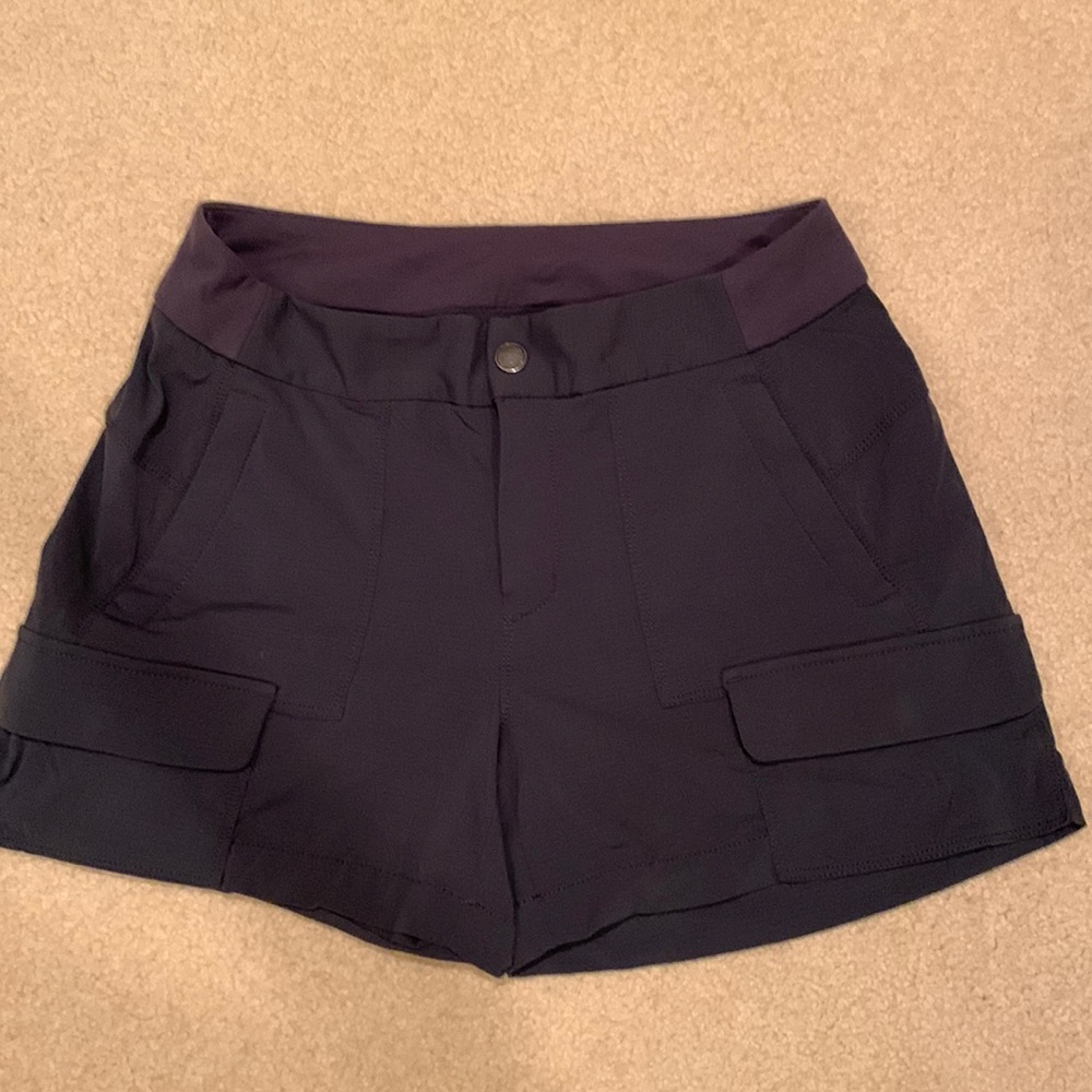 ATHLETA Shorts - never worn - size 6